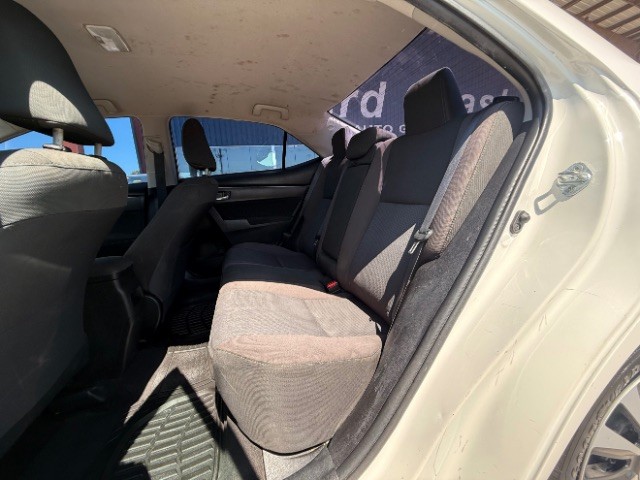 Toyota Corolla Vehicle Full-screen Gallery Image 08