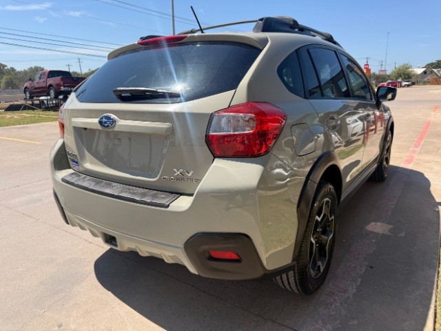 Subaru XV Crosstrek Vehicle Full-screen Gallery Image 04