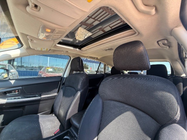 Subaru XV Crosstrek Vehicle Full-screen Gallery Image 11