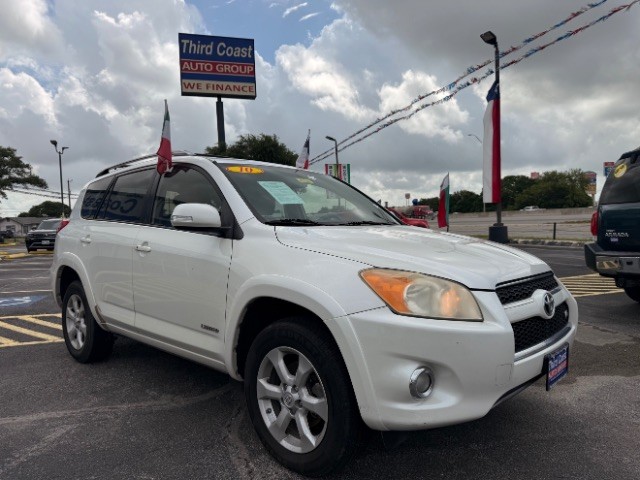 Toyota RAV4 Vehicle Full-screen Gallery Image 02