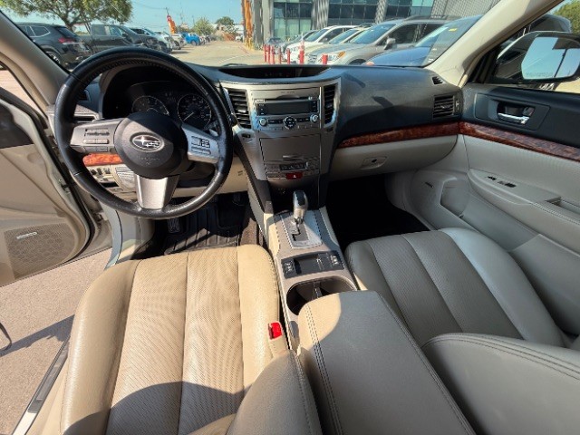 Subaru Outback Vehicle Full-screen Gallery Image 08