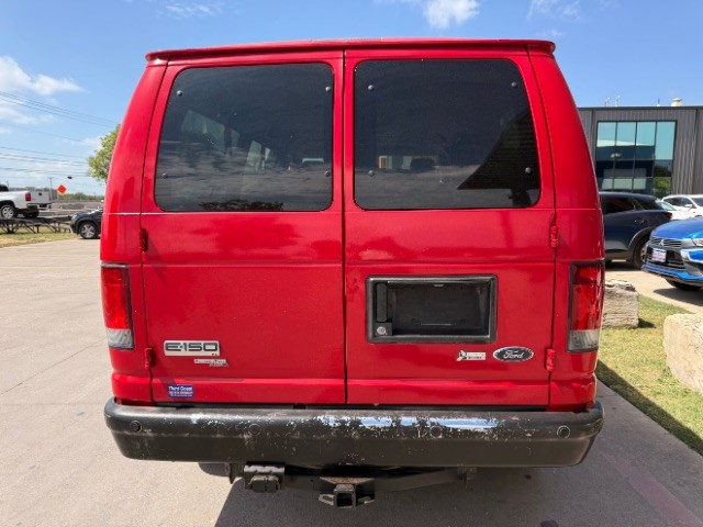 Ford Econoline Wagon Vehicle Full-screen Gallery Image 05