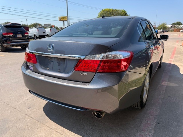 Honda Accord Sedan Vehicle Full-screen Gallery Image 05