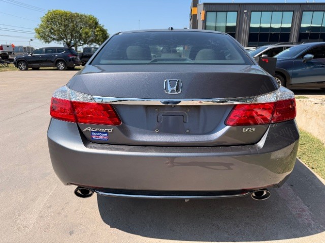 Honda Accord Sedan Vehicle Full-screen Gallery Image 06