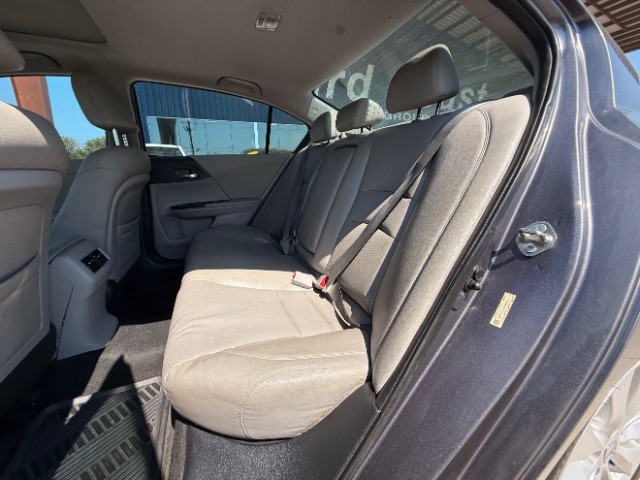 Honda Accord Sedan Vehicle Full-screen Gallery Image 09