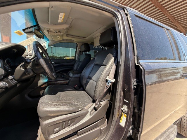 Chevrolet Suburban Vehicle Full-screen Gallery Image 08
