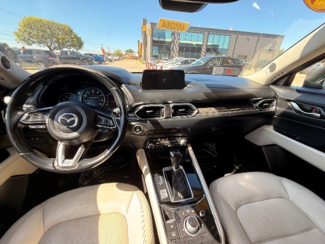 Mazda CX-5 Vehicle Full-screen Gallery Image 09