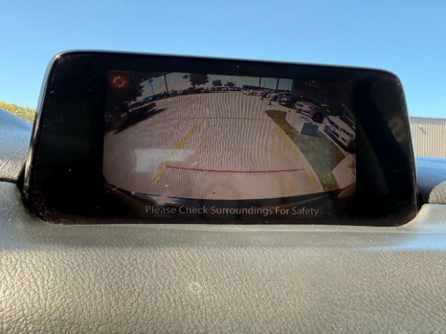 Mazda CX-5 Vehicle Full-screen Gallery Image 11