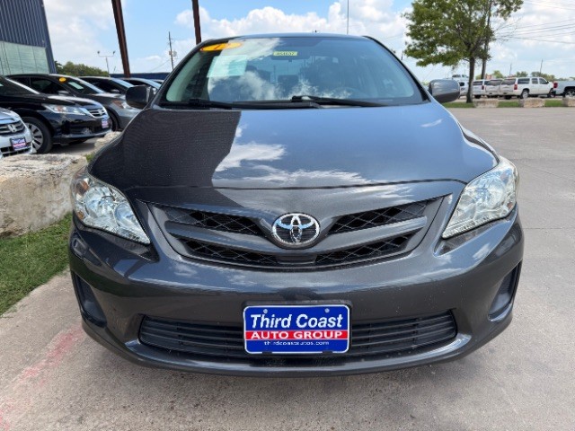 Toyota Corolla Vehicle Full-screen Gallery Image 06