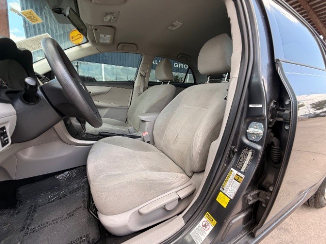 Toyota Corolla Vehicle Full-screen Gallery Image 07