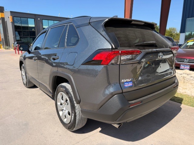Toyota RAV4 Vehicle Full-screen Gallery Image 03