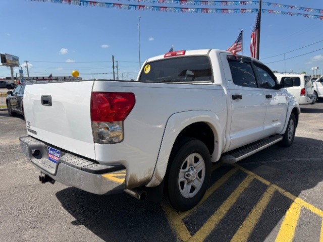 Toyota Tundra Vehicle Full-screen Gallery Image 03