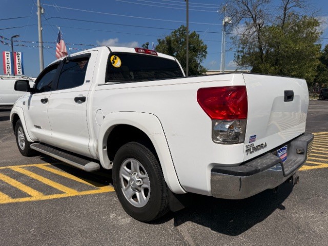 Toyota Tundra Vehicle Full-screen Gallery Image 04