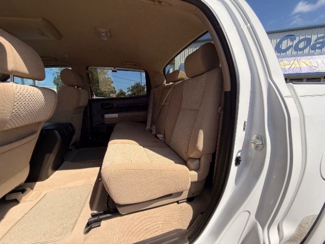 Toyota Tundra Vehicle Full-screen Gallery Image 07