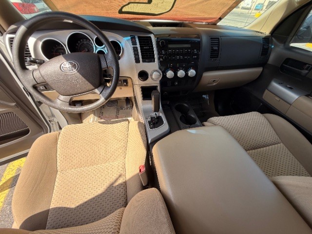 Toyota Tundra Vehicle Full-screen Gallery Image 08