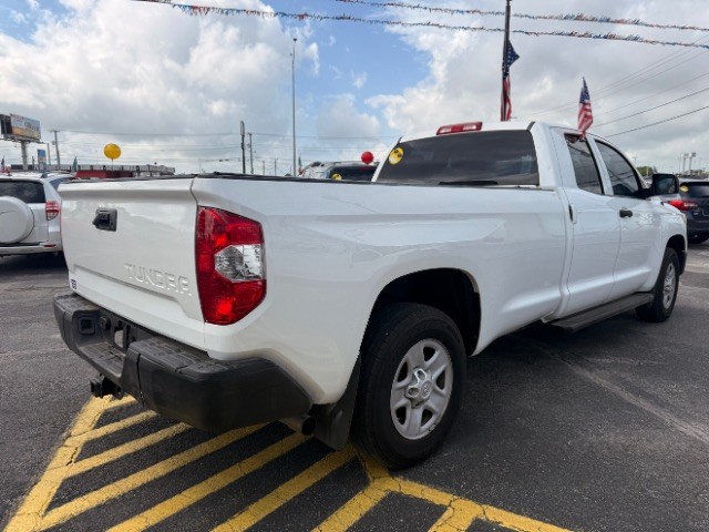 Toyota Tundra Vehicle Full-screen Gallery Image 03
