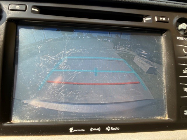 Toyota Highlander Vehicle Full-screen Gallery Image 13