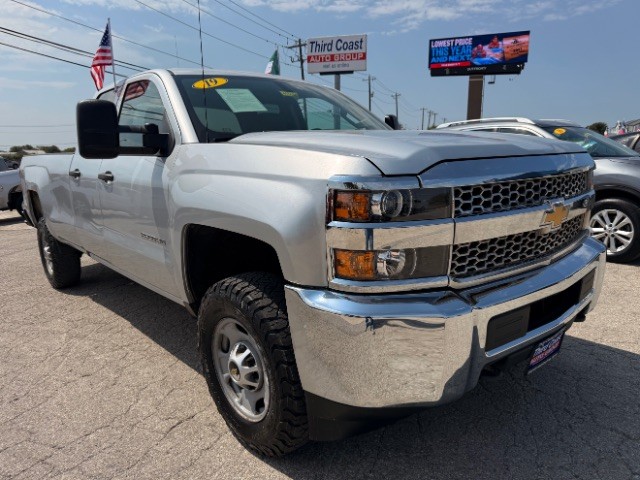 Chevrolet Silverado 2500HD Vehicle Full-screen Gallery Image 02