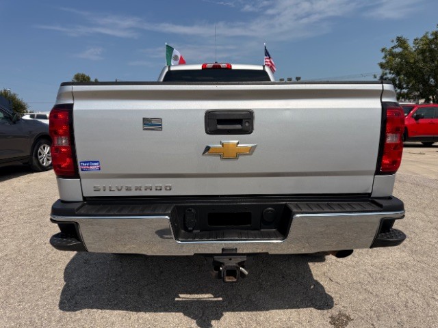 Chevrolet Silverado 2500HD Vehicle Full-screen Gallery Image 05
