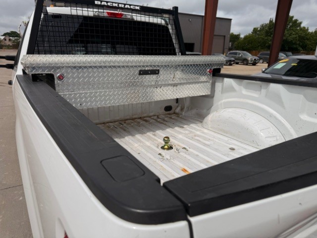 Ford Super Duty F-250 SRW Vehicle Full-screen Gallery Image 07