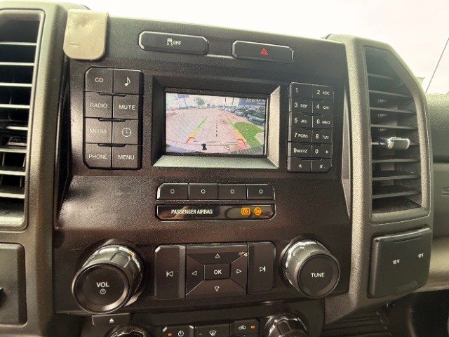Ford Super Duty F-250 SRW Vehicle Full-screen Gallery Image 11