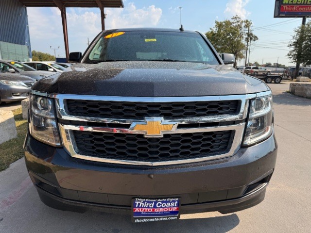Chevrolet Suburban Vehicle Full-screen Gallery Image 07