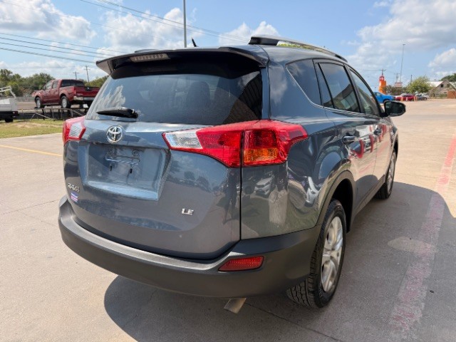 Toyota RAV4 Vehicle Full-screen Gallery Image 04