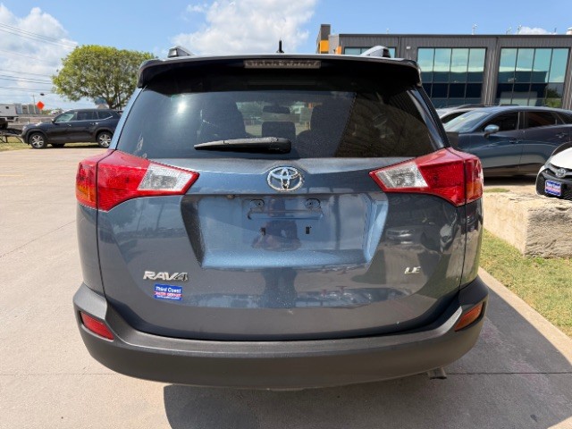 Toyota RAV4 Vehicle Full-screen Gallery Image 05