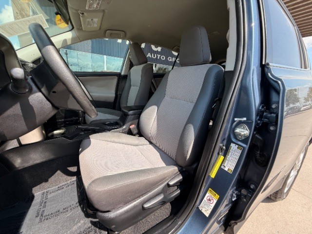 Toyota RAV4 Vehicle Full-screen Gallery Image 07