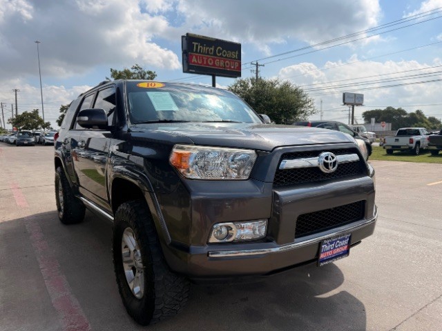 Toyota 4Runner Vehicle Full-screen Gallery Image 02
