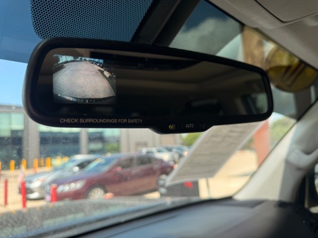 Toyota 4Runner Vehicle Full-screen Gallery Image 12