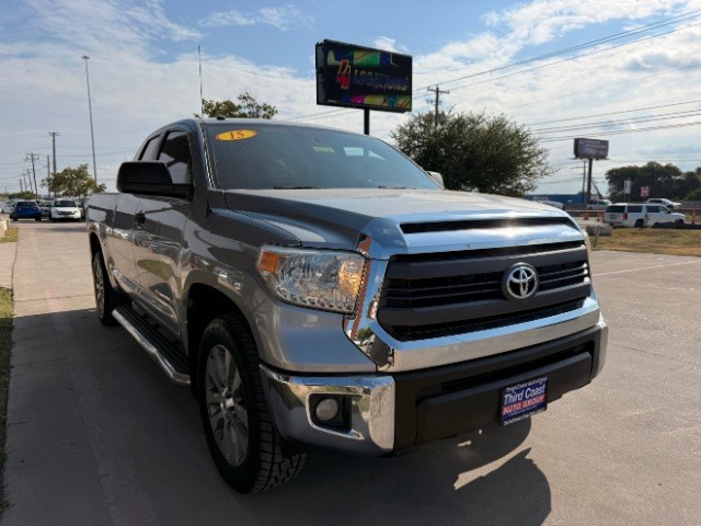 Toyota Tundra Vehicle Full-screen Gallery Image 02