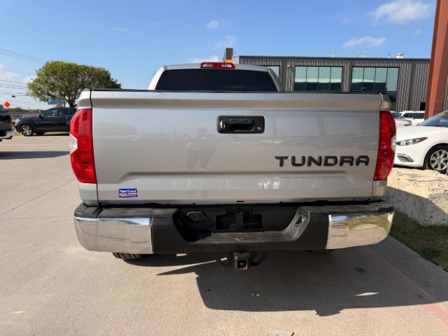 Toyota Tundra Vehicle Full-screen Gallery Image 05