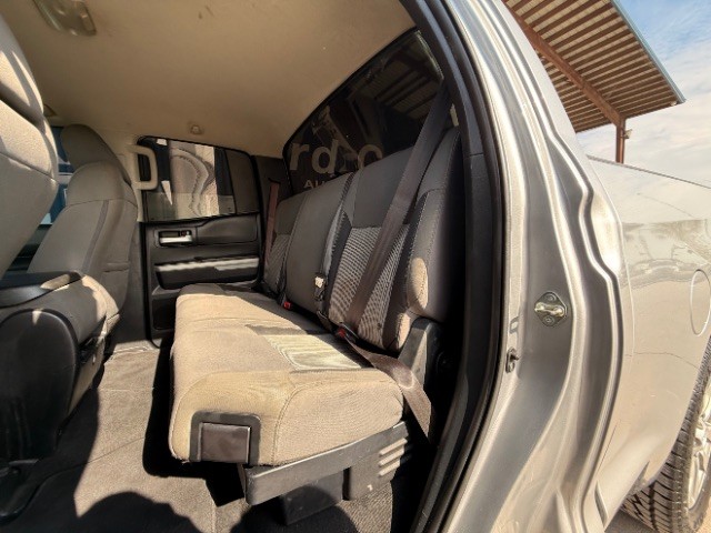 Toyota Tundra Vehicle Full-screen Gallery Image 08