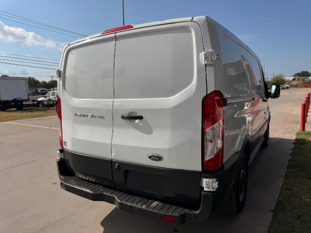 Ford Transit Van Vehicle Full-screen Gallery Image 04