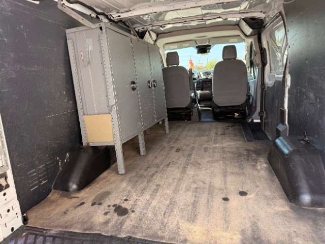 Ford Transit Van Vehicle Full-screen Gallery Image 06