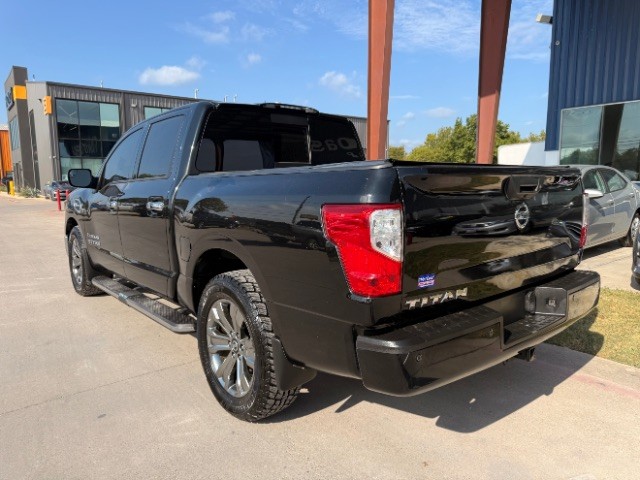 Nissan Titan Vehicle Full-screen Gallery Image 03