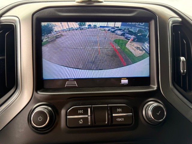 Chevrolet Silverado 1500 Vehicle Full-screen Gallery Image 11