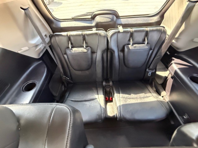 Toyota Highlander Vehicle Full-screen Gallery Image 10