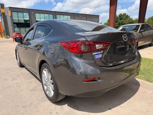 Mazda Mazda3 Sedan Vehicle Full-screen Gallery Image 03