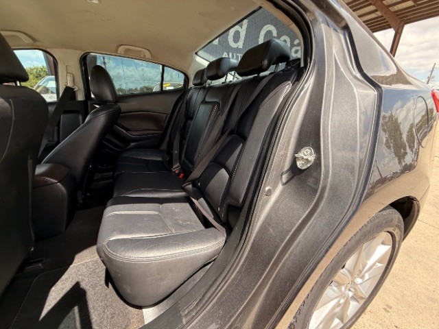 Mazda Mazda3 Sedan Vehicle Full-screen Gallery Image 08