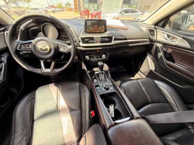 Mazda Mazda3 Sedan Vehicle Full-screen Gallery Image 09