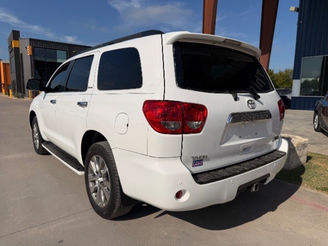 Toyota Sequoia Vehicle Full-screen Gallery Image 03