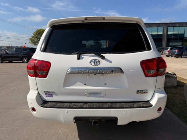 Toyota Sequoia Vehicle Full-screen Gallery Image 05