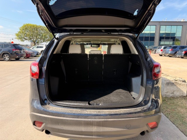 Mazda CX-5 Vehicle Full-screen Gallery Image 06