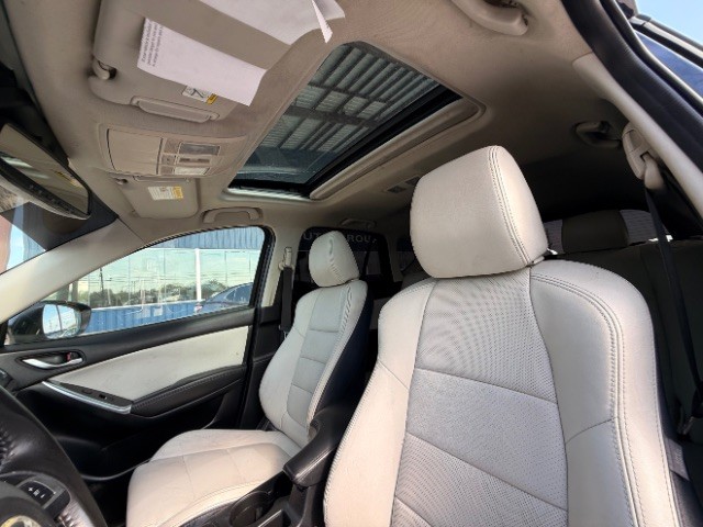 Mazda CX-5 Vehicle Full-screen Gallery Image 11