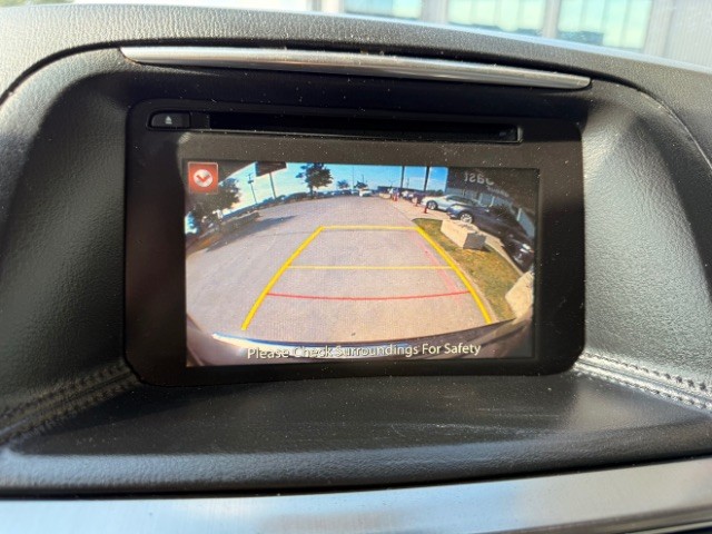 Mazda CX-5 Vehicle Full-screen Gallery Image 12