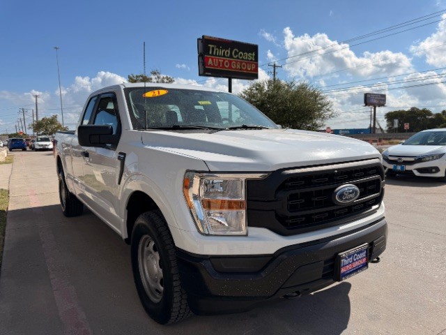 Ford F-150 Vehicle Full-screen Gallery Image 02