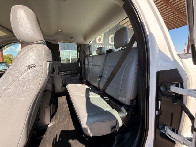 Ford F-150 Vehicle Full-screen Gallery Image 08