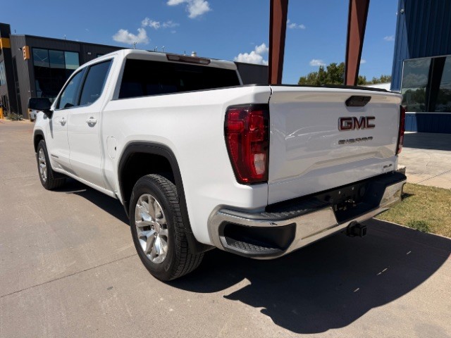 GMC Sierra 1500 Vehicle Full-screen Gallery Image 03